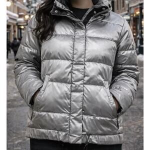 Athleta Puffer Jacket Platinum Gray Silver Size SMALL Filler 90% Goose Down EUC